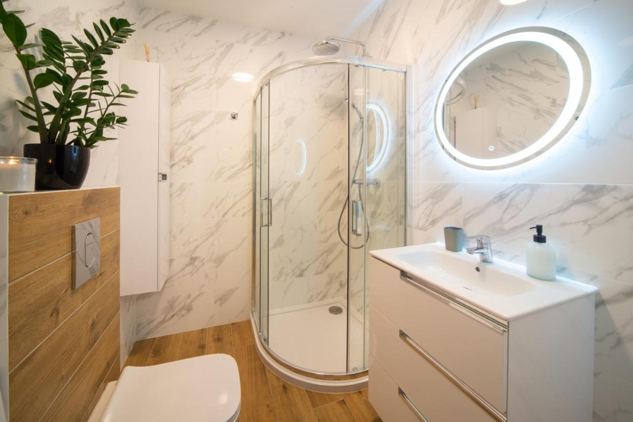 Maya'S Flats & Resorts 49 - Spacious 3 Rooms Apartment In Szafarnia Gdansk Exterior foto